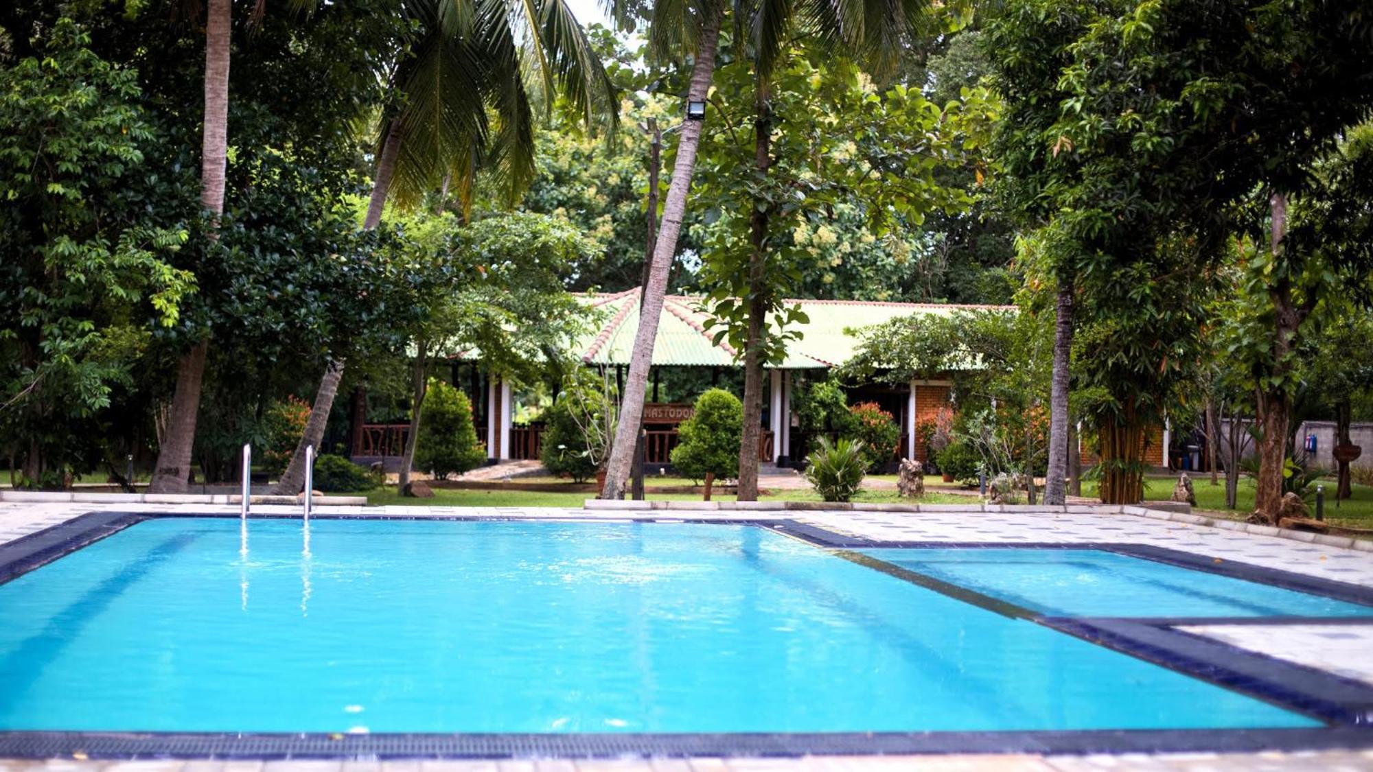 The Mastodon Valley Safari Resort Udawalawe Exterior foto
