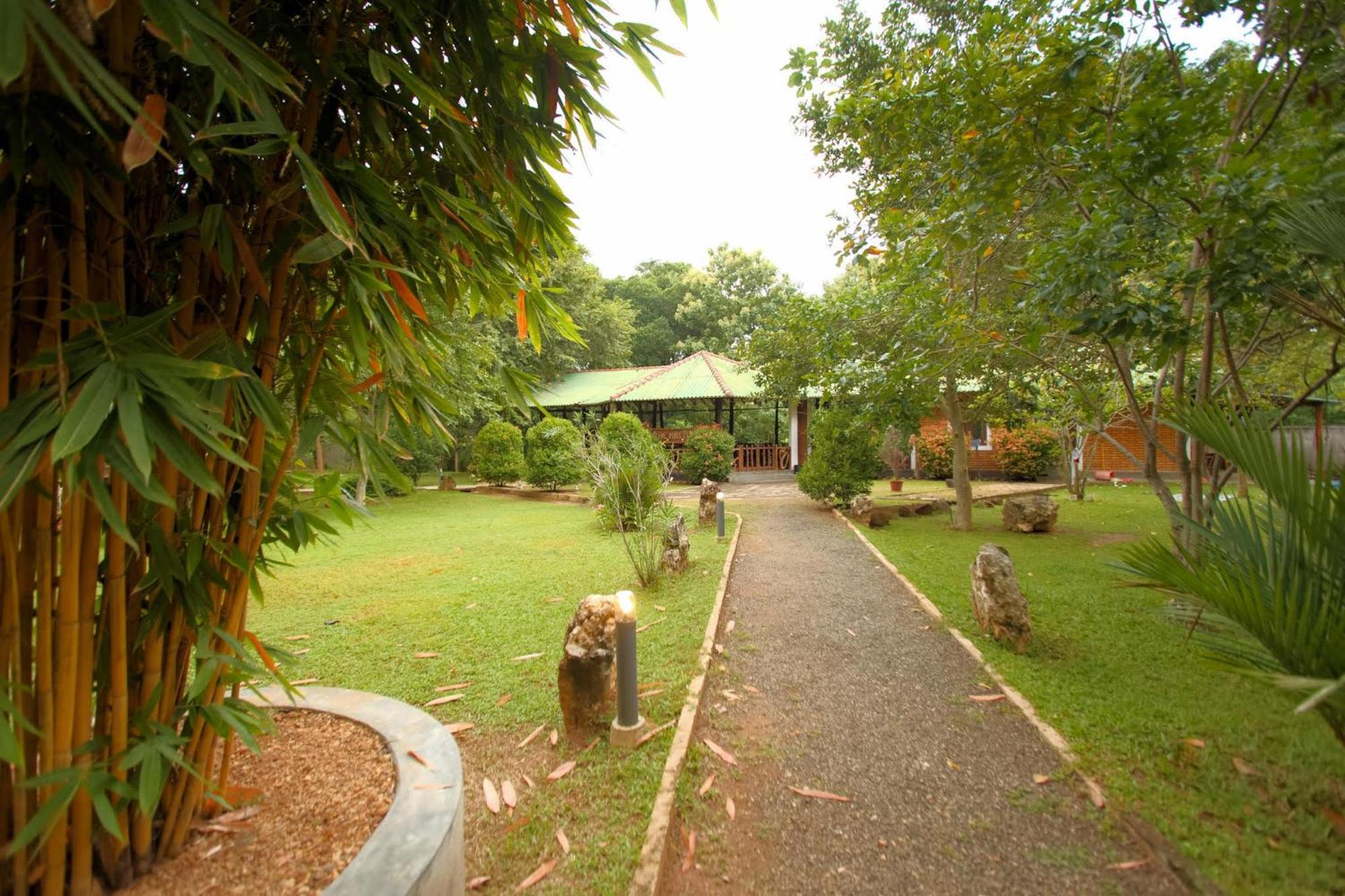 The Mastodon Valley Safari Resort Udawalawe Exterior foto
